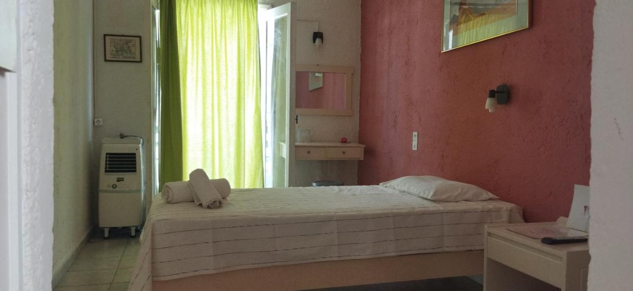 Cleo Rooms 250M From The Beach Малиа Экстерьер фото