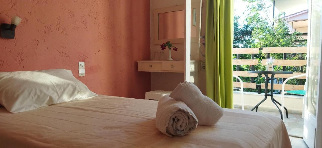 Cleo Rooms 250M From The Beach Малиа Экстерьер фото
